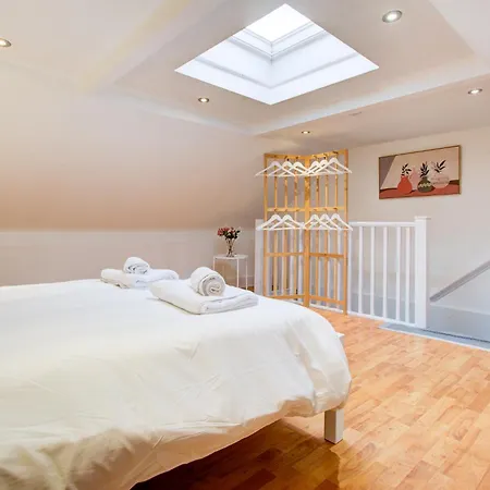 Wonderful Two-Bedroom Apartment London Exterior photo