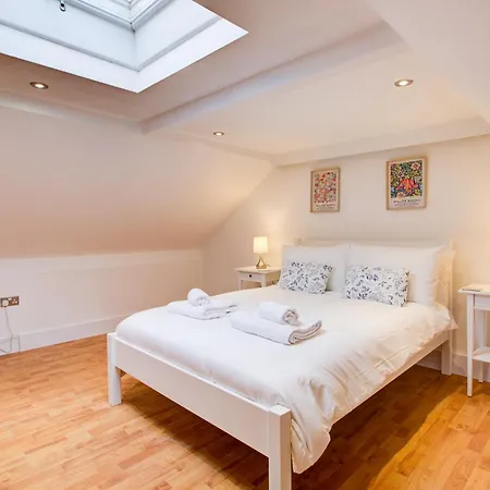 Wonderful Two-Bedroom Apartment London Exterior photo